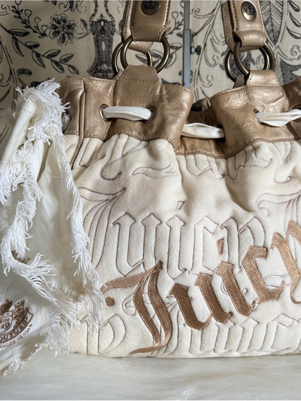 Juicy Couture Cream and Gold Daydreamer Handbag